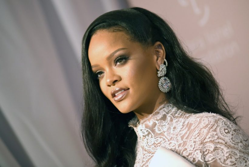 Rihanna Gives Us a Glimpse of Her Growing Baby Bump in a Candid Shot on ...